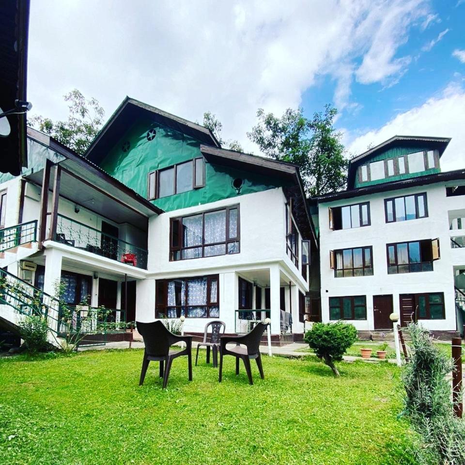 The K2 Alpine Hotell Pahalgām Exteriör bild